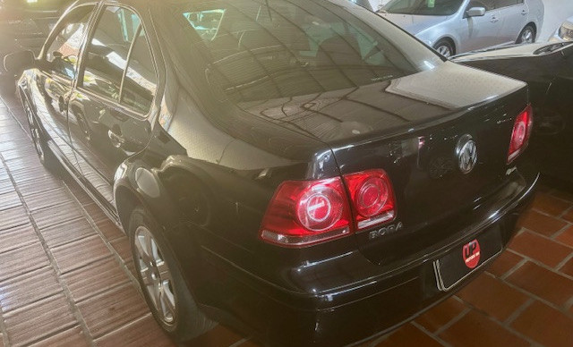 VW - VolksWagen Bora 2.0/ 2.0 Flex 8v Aut. 2011 Flex-2