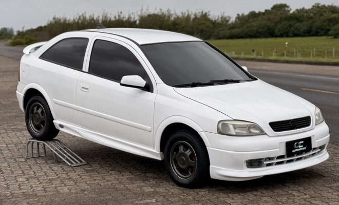 GM - Chevrolet Astra 2.0/ CD/ Sunny/ GLS 2.0 8V 3p 1999 Gasolina-0