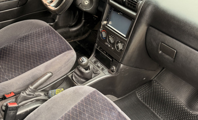 GM - Chevrolet Astra 2.0/ CD/ Sunny/ GLS 2.0 8V 3p 1999 Gasolina-9