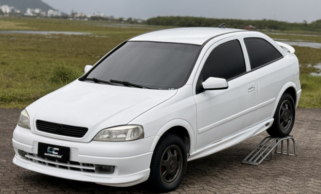 GM - Chevrolet Astra 2.0/ CD/ Sunny/ GLS 2.0 8V 3p 1999 Gasolina