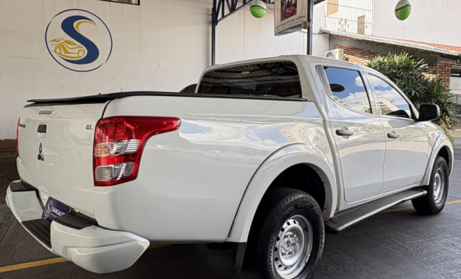 Mitsubishi L200 Triton Sport GLS 2.4 CD Diesel Aut. 2023 Diesel-3