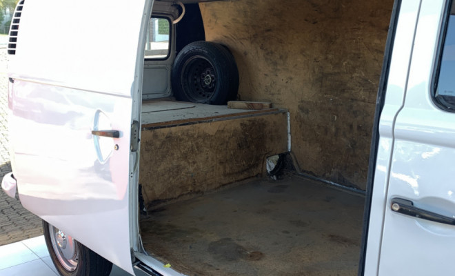 VW - VolksWagen Kombi Furgão 1.4 Mi Total Flex 8V 2012 Flex-10