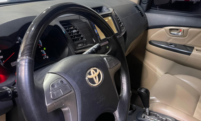 Toyota Hilux SW4 SRV D4-D 4x4 3.0 TDI Dies. Aut 2014 Diesel-6