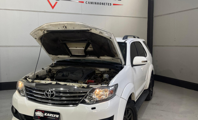 Toyota Hilux SW4 SRV D4-D 4x4 3.0 TDI Dies. Aut 2014 Diesel-5