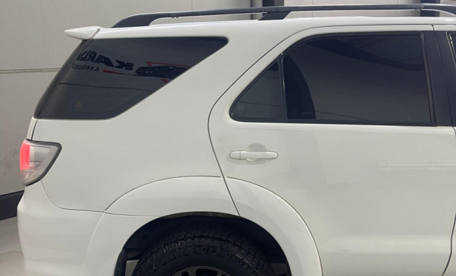 Toyota Hilux SW4 SRV D4-D 4x4 3.0 TDI Dies. Aut 2014 Diesel-0