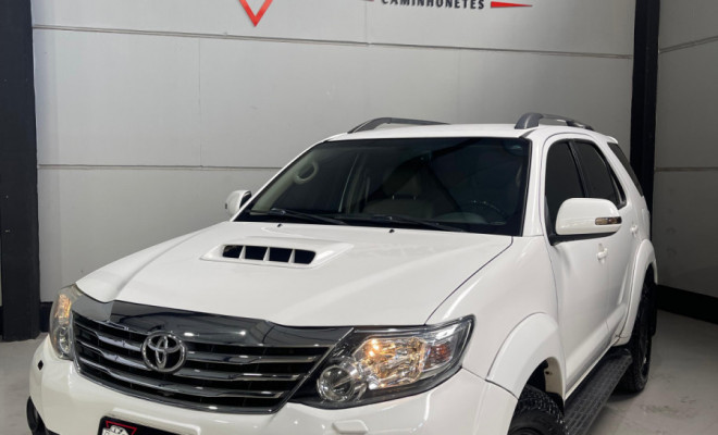 Toyota Hilux SW4 SRV D4-D 4x4 3.0 TDI Dies. Aut 2014 Diesel-8