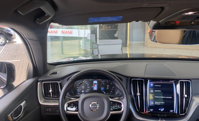 Volvo XC 60 D-5 MOMENTUM 2.0 AWD Diesel 5p 2020 Diesel-6