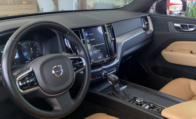 Volvo XC 60 D-5 MOMENTUM 2.0 AWD Diesel 5p 2020 Diesel-5