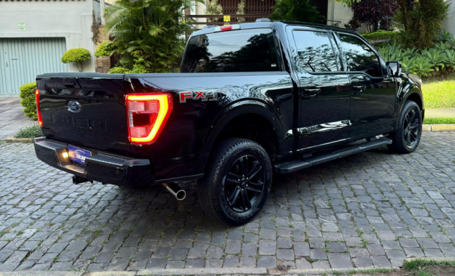 Ford F-150 Lariat 4x4 5.0 V8 2023 Gasolina-20