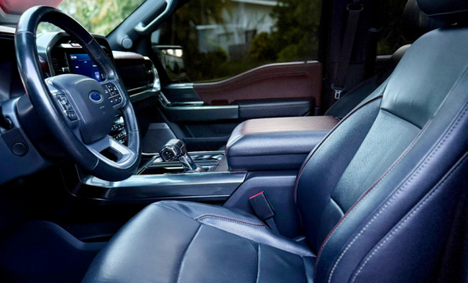 Ford F-150 Lariat 4x4 5.0 V8 2023 Gasolina-8