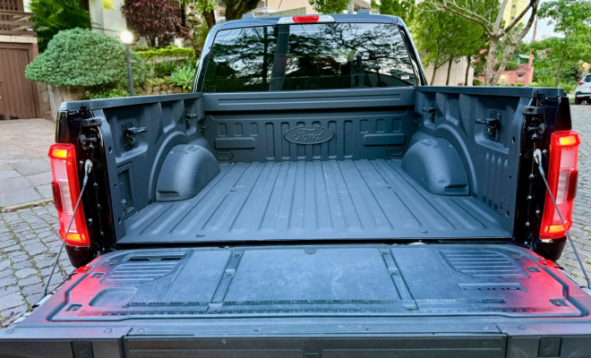 Ford F-150 Lariat 4x4 5.0 V8 2023 Gasolina-19