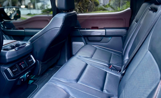 Ford F-150 Lariat 4x4 5.0 V8 2023 Gasolina-10