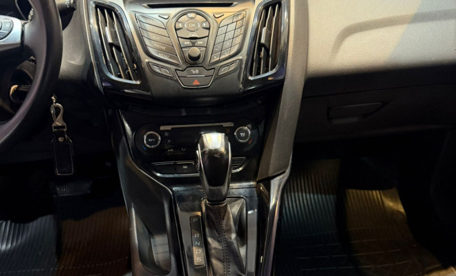 Ford Focus 2.0 16V/SE/SE Plus Flex 5p Aut. 2015 Flex-5