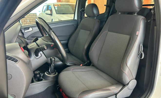 VW - VolksWagen Saveiro Rock in Rio 1.6 Total Flex 8V CD 2016 Flex-9