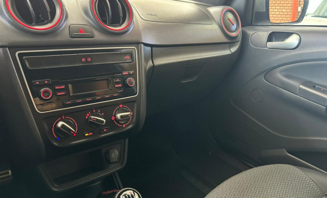 VW - VolksWagen Saveiro Rock in Rio 1.6 Total Flex 8V CD 2016 Flex-10