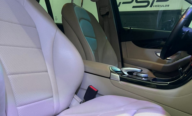 Mercedes-Benz GLC 250 Sport 4MATIC 2.0 TB 16V Aut. 2018 Gasolina-10