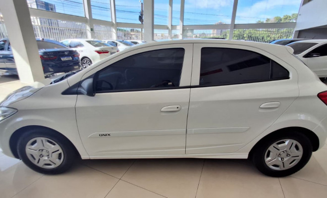 GM - Chevrolet ONIX HATCH Joy 1.0 8V Flex 5p Mec. 2017 Flex-6
