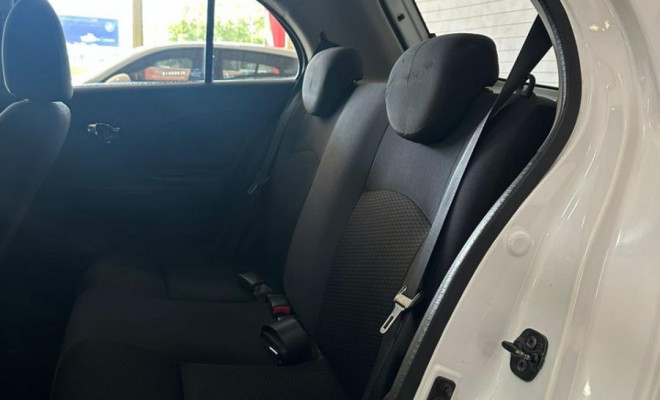 Nissan MARCH SV 1.6 16V Flex Fuel 2013 Flex-6