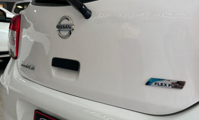 Nissan MARCH SV 1.6 16V Flex Fuel 2013 Flex-9
