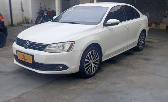 VW - VolksWagen JETTA Highline 2.0 TSI 16V 4p Tiptronic 2012 Flex-1