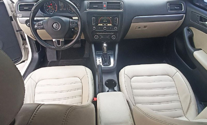 VW - VolksWagen JETTA Highline 2.0 TSI 16V 4p Tiptronic 2012 Flex-8