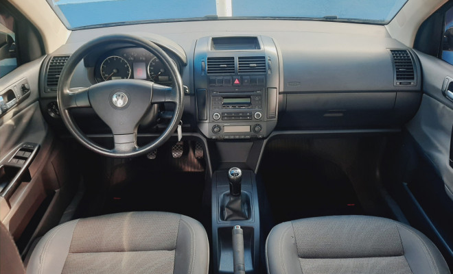 VW - VolksWagen Polo Sed./Sed. COMF. 2.0/2.0 Flex 8V 4p 2011 Flex-6