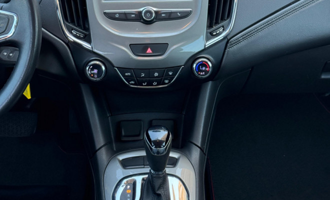 CRUZE Sport LT 1.4 TB Aut. 2019 – O hatch esportivo que combina performance e sofisticação!-10