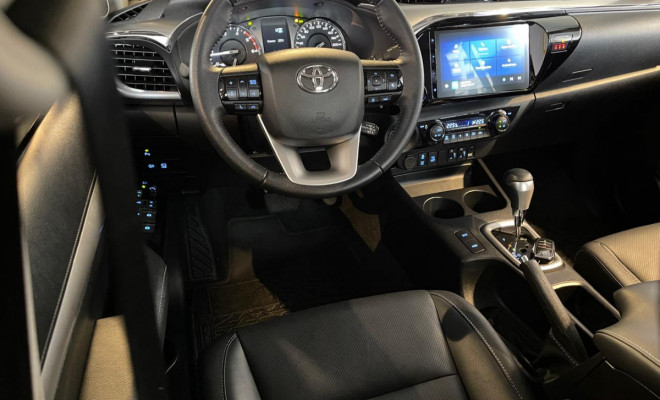 Toyota Hilux CD SRX 2.8 TDI 16V 4x4 Diesel Aut. 2024-6