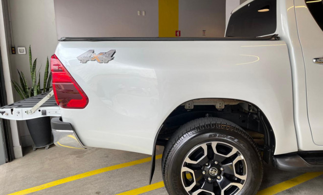 Toyota Hilux CD SRX 2.8 TDI 16V 4x4 Diesel Aut. 2024-4