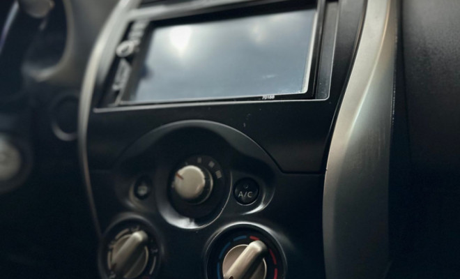 Nissan VERSA 1.0 12V FlexStart 4p Mec. 2017 Flex-3