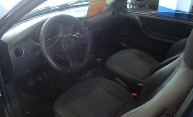 GM - Chevrolet Celta 1.4/ Super/ Energy 1.4 8V 85cv 3p 2004 Gasolina-5