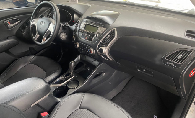 Hyundai ix35 2.0 16V 170cv 2WD/4WD Aut. 2011 Gasolina-11