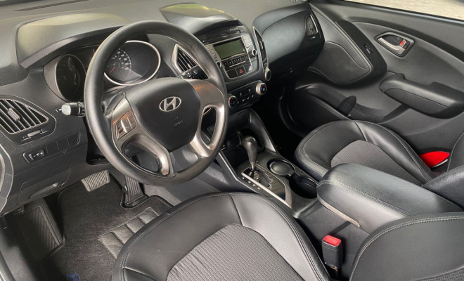 Hyundai ix35 2.0 16V 170cv 2WD/4WD Aut. 2011 Gasolina-9