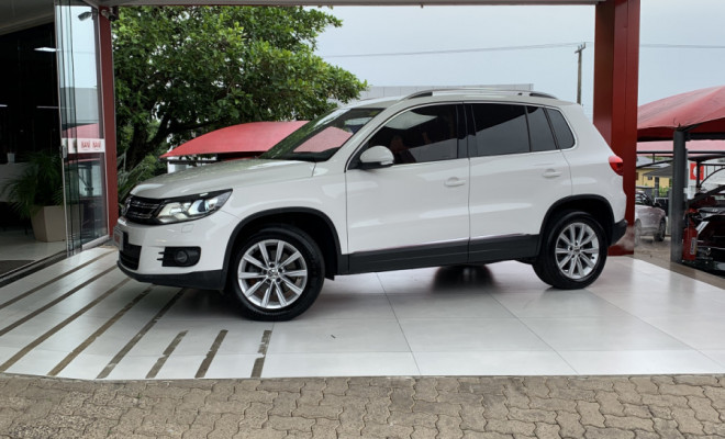 VW - VolksWagen TIGUAN 2.0 TSI 16V 200cv Tiptronic 5p 2013 Gasolina