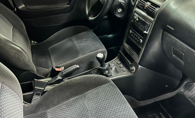 GM - Chevrolet Astra Sed. Advant. 2.0 8V MPFI FlexP. 4p 2010 Flex-3