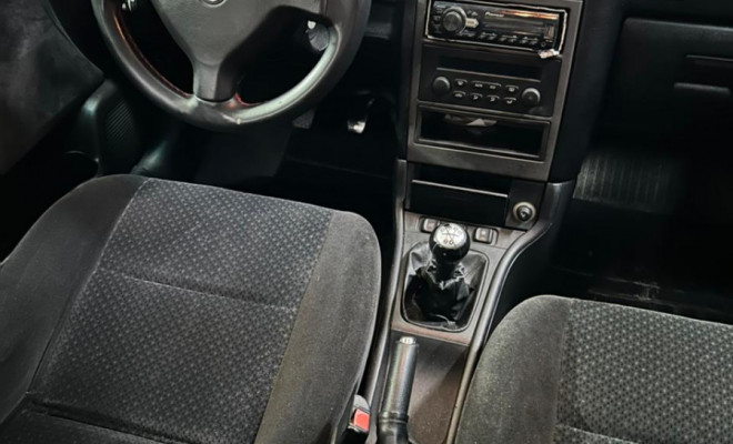 GM - Chevrolet Astra Sed. Advant. 2.0 8V MPFI FlexP. 4p 2010 Flex-4