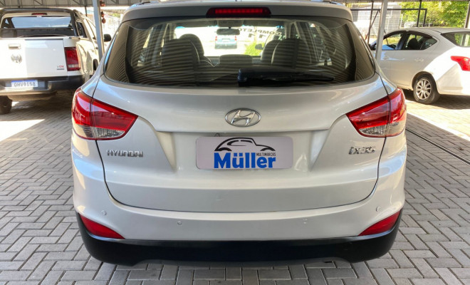 Hyundai ix35 2.0 16V 170cv 2WD/4WD Aut. 2011 Gasolina-5