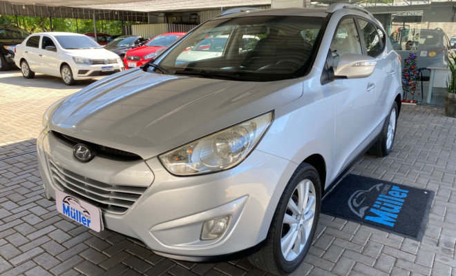 Hyundai ix35 2.0 16V 170cv 2WD/4WD Aut. 2011 Gasolina-9