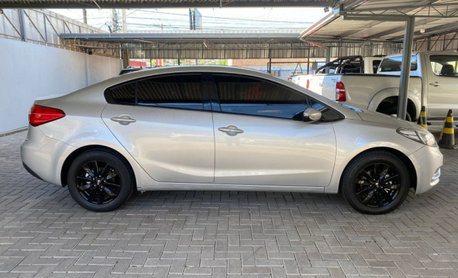 Kia Motors Cerato 1.6 16V  Flex  Aut. 2014 Flex-0