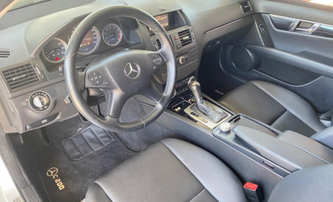 Mercedes-Benz C-200 Kompressor Classic 1.8 16V Aut. 2010 Gasolina-10