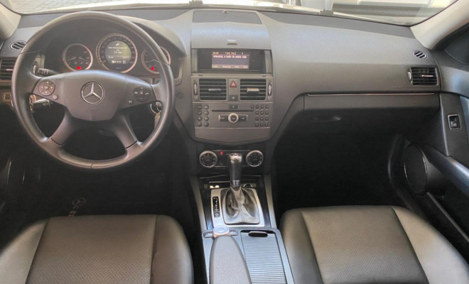 Mercedes-Benz C-200 Kompressor Classic 1.8 16V Aut. 2010 Gasolina-11