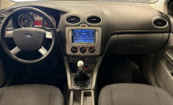 Ford Focus Sedan 1.6 Flex 8V/16V 4p Mec. 2011-1