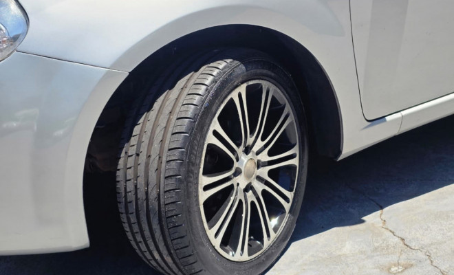 Fiat Punto ATTRACTIVE 1.4 Fire Flex 8V 5p 2011 Flex-9