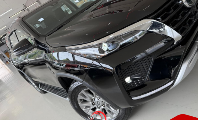 Toyota Hilux SW4 SRX 4x4 2.8 TDI 16V Dies. Aut. 2023 Diesel-14