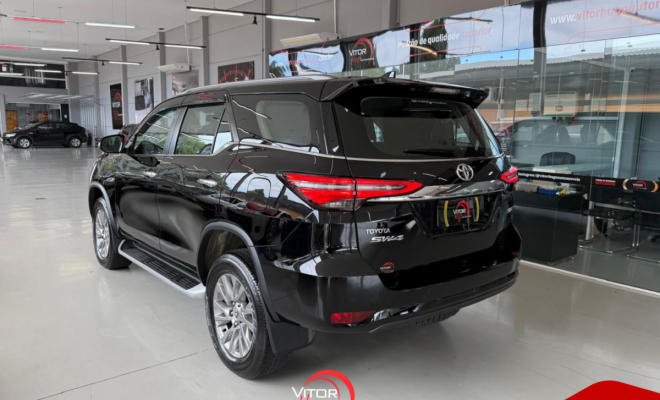 Toyota Hilux SW4 SRX 4x4 2.8 TDI 16V Dies. Aut. 2023 Diesel-12