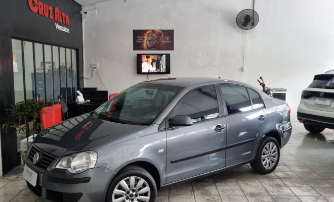 VW - VolksWagen Polo Sedan 1.6 Mi Total Flex 8V 4p 2008 Flex