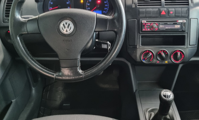 VW - VolksWagen Polo Sedan 1.6 Mi Total Flex 8V 4p 2008 Flex-5