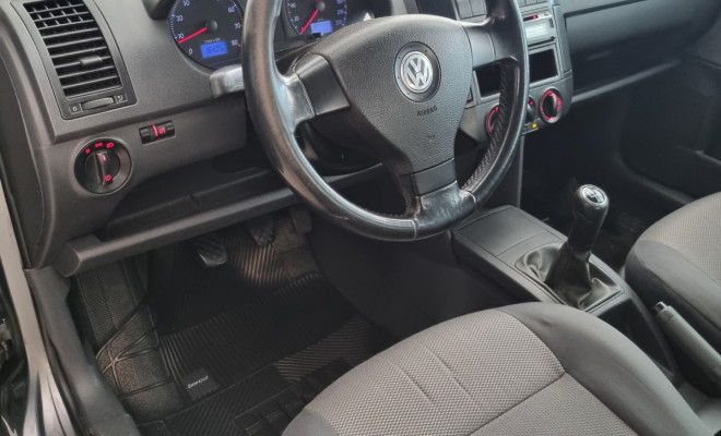 VW - VolksWagen Polo Sedan 1.6 Mi Total Flex 8V 4p 2008 Flex-6