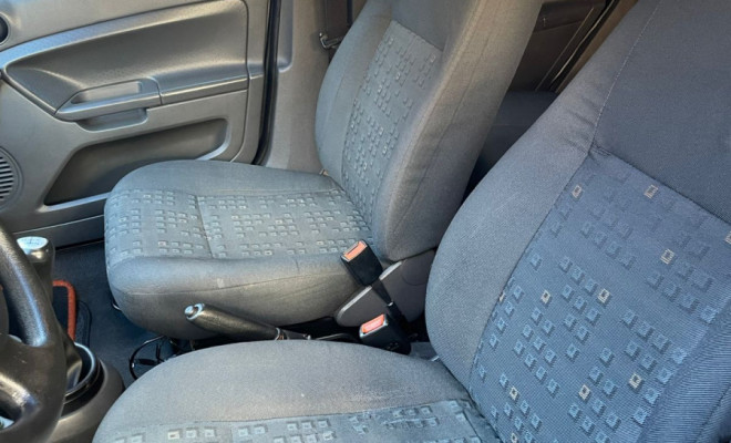 Ford Fiesta Street/ Action 1.0 8v 5p 2004 Gasolina-6