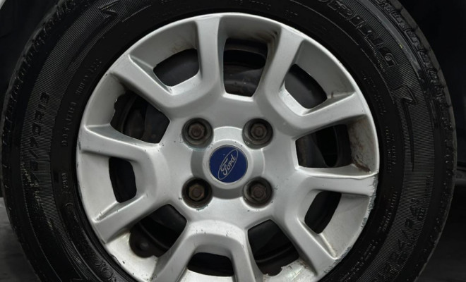 Ford Ka GL Image 1.0i/ 1.0i Zetec Rocam 2001 Gasolina-7